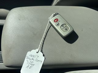 2007 Toyota Camry Hybrid - Interior Steering Wheel With Keys Image